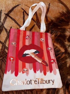 Charlotte Tilbury  Lip tote bag